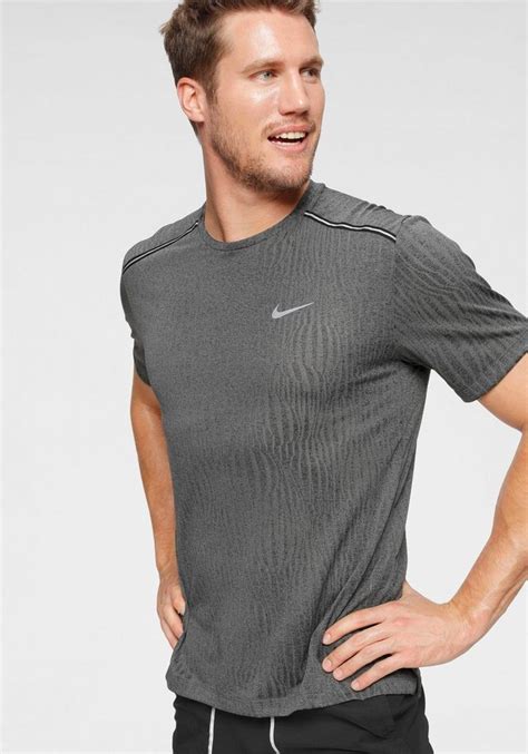 nike laufshirt herren sale|Laufshirts von Nike im Sale .